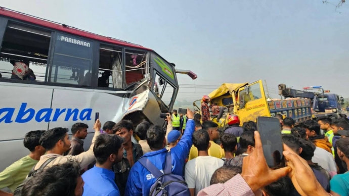 ভাঙ্গায় বাস-ট্রাকের সংঘর্ষে নিহত ২, আহত সাত