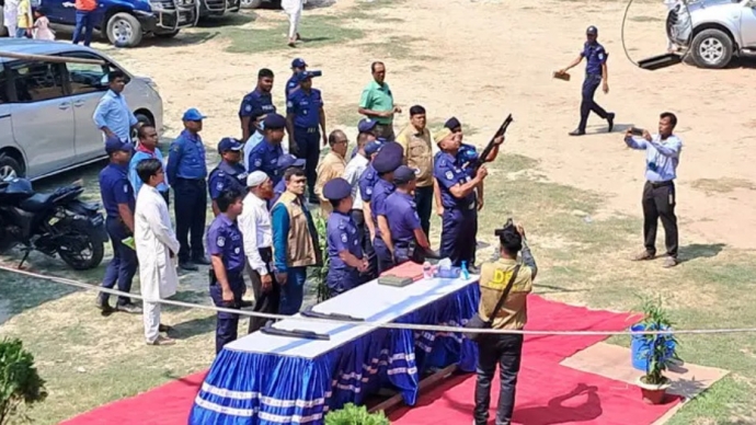 তিন ধাপে গুলির মধ্য দিয়ে শোলাকিয়ায় ১৯৯তম ঈদের জামাত