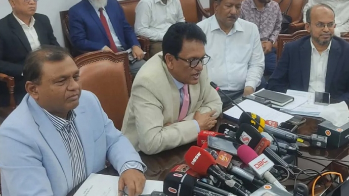 স্কুলে ভর্তি করা হবে পরীক্ষার ভিত্তিতে