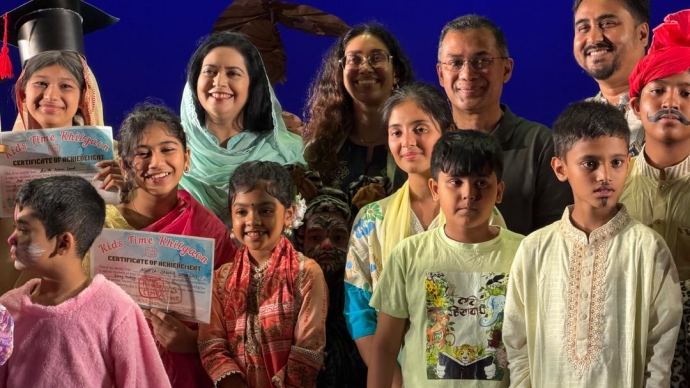 সপরিবারে বেইলি রোডে গিয়ে শিশুদের নাটক দেখলেন প্রধানমন্ত্রী