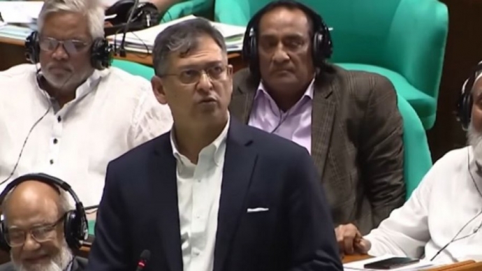 মাদক, ছিনতাই ও কিশোর গ্যাং দমনে সরকার বদ্ধপরিকর: স্বরাষ্ট্রমন্ত্রী