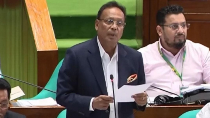 মোবাইল অপারেটরদের কাছে সরকারের বকেয়া ১৩ হাজার কোটি টাকা: টেলিযোগাযোগ মন্ত্রী