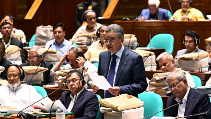 করমুক্ত আয়ের সীমা পুনর্নির্ধারণ করে সংসদে অর্থ বিল-২০২৬ পাস