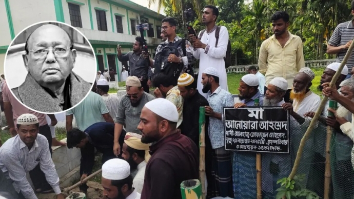 বাবা-মায়ের কবরের পাশে চিরনিদ্রায় শায়িত তোফায়েল আহমেদ