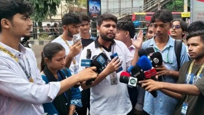 শিক্ষামন্ত্রীর পদত্যাগ দাবিতে আন্দোলন: জনদুর্ভোগ বিবেচনায় কর্মসূচি স্থগিত