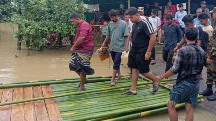 সাজেক ছাড়লেন আটকেপড়া পর্যটকরা