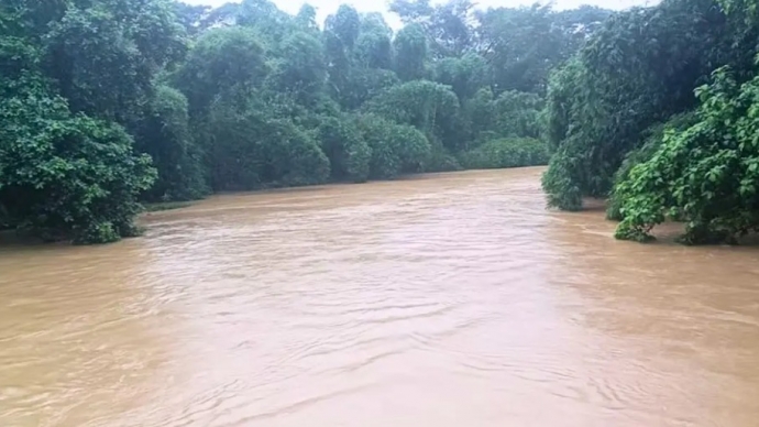 দেশের পাঁচ নদীর পানি বিপৎসীমার ওপর