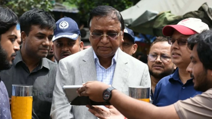 শাহবাগে চালু হলো স্বয়ংক্রিয় ট্রাফিক সিগন্যাল