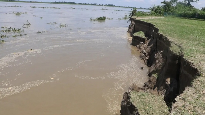 গাইবান্ধায় সব নদীর পানি বাড়ছে: বন্যার শঙ্কা