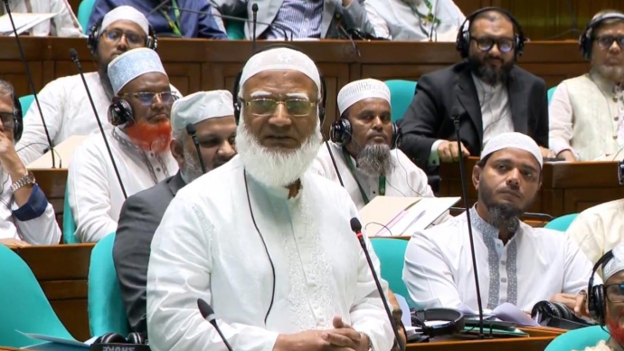 স্থায়ী কমিটিতে গাজী নজরুলের পদ নিয়ে সংসদে বিতর্ক