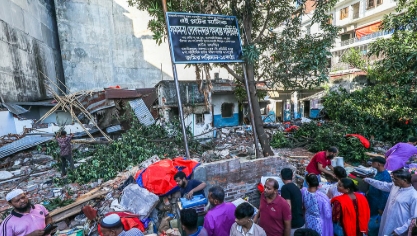 রাড্ডার স্বাস্থ্যকেন্দ্র গুঁড়িয়ে দেওয়ার ঘটনায় ওসি জাহাঙ্গীরের পৃষ্ঠপোষকতার অভিযোগ